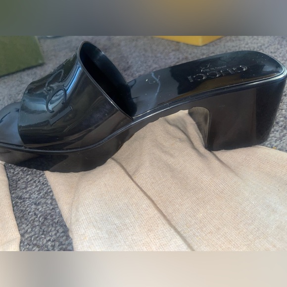 Gucci Rubber slide sandal Black  NOO SCAMMERS!! SCAMMERS WILL BE INVESTIGATED - Picture 7 of 9